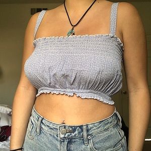 Brandy Melville floral crop stop w/ ruffle details